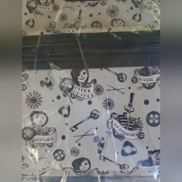 Loungefly - EXCLUSIVE - LAIKA CORALINE TATTOO AOP MINI BACKPACK - Picture 7 of 9